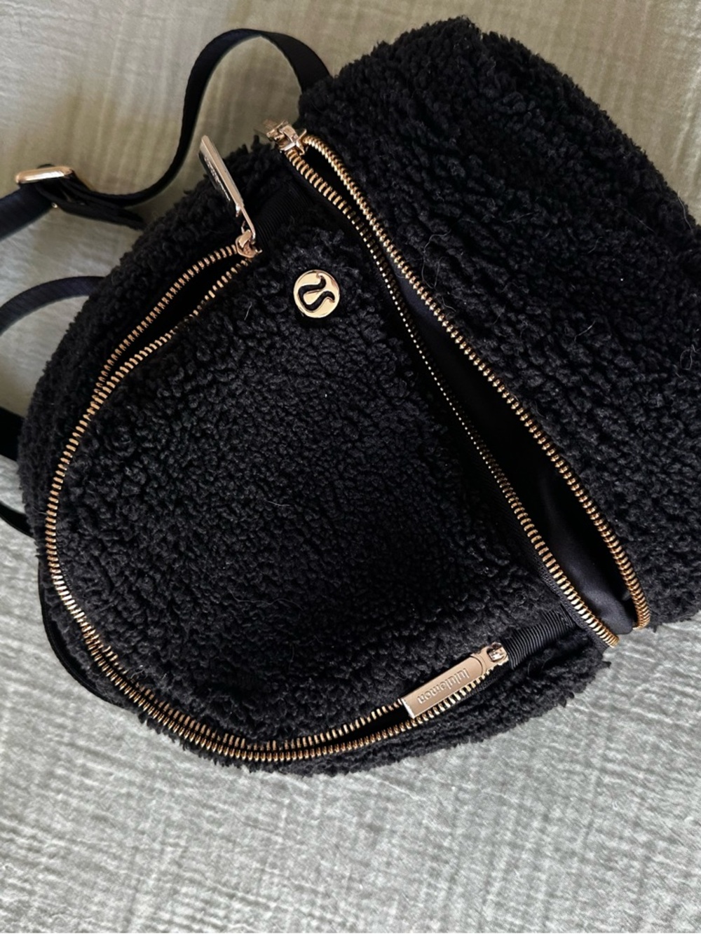 Lululemon mini backpack - Picture 2 of 3